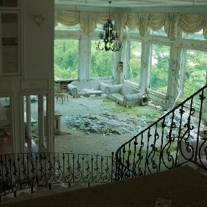 Abandoned Green Mansion Escape